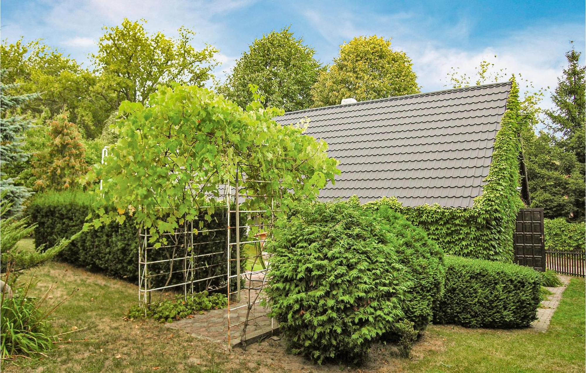 Awesome Home In Pleszew With Wifi Zawidowice Exterior foto